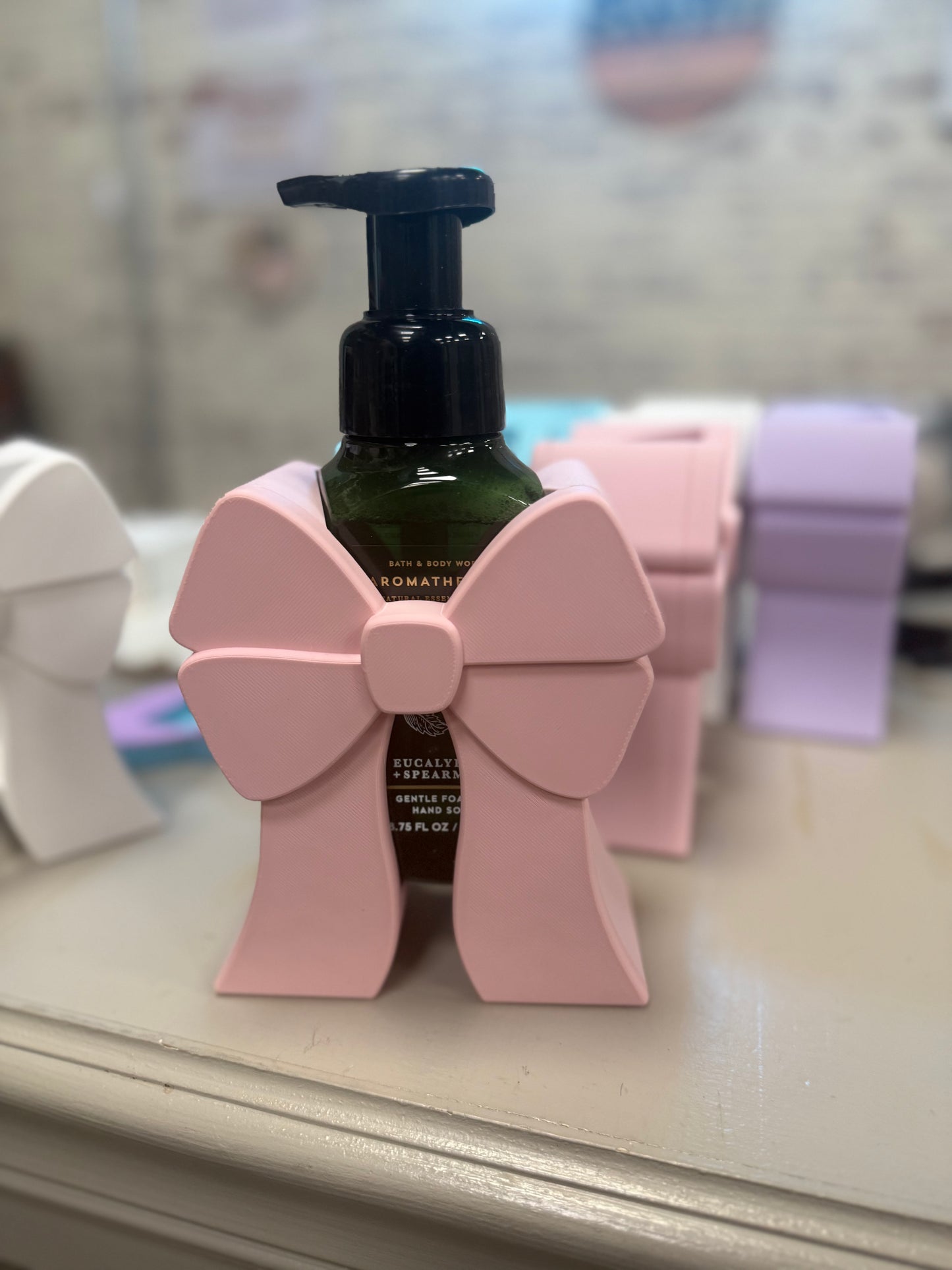 B&BW Soap Bow Holders