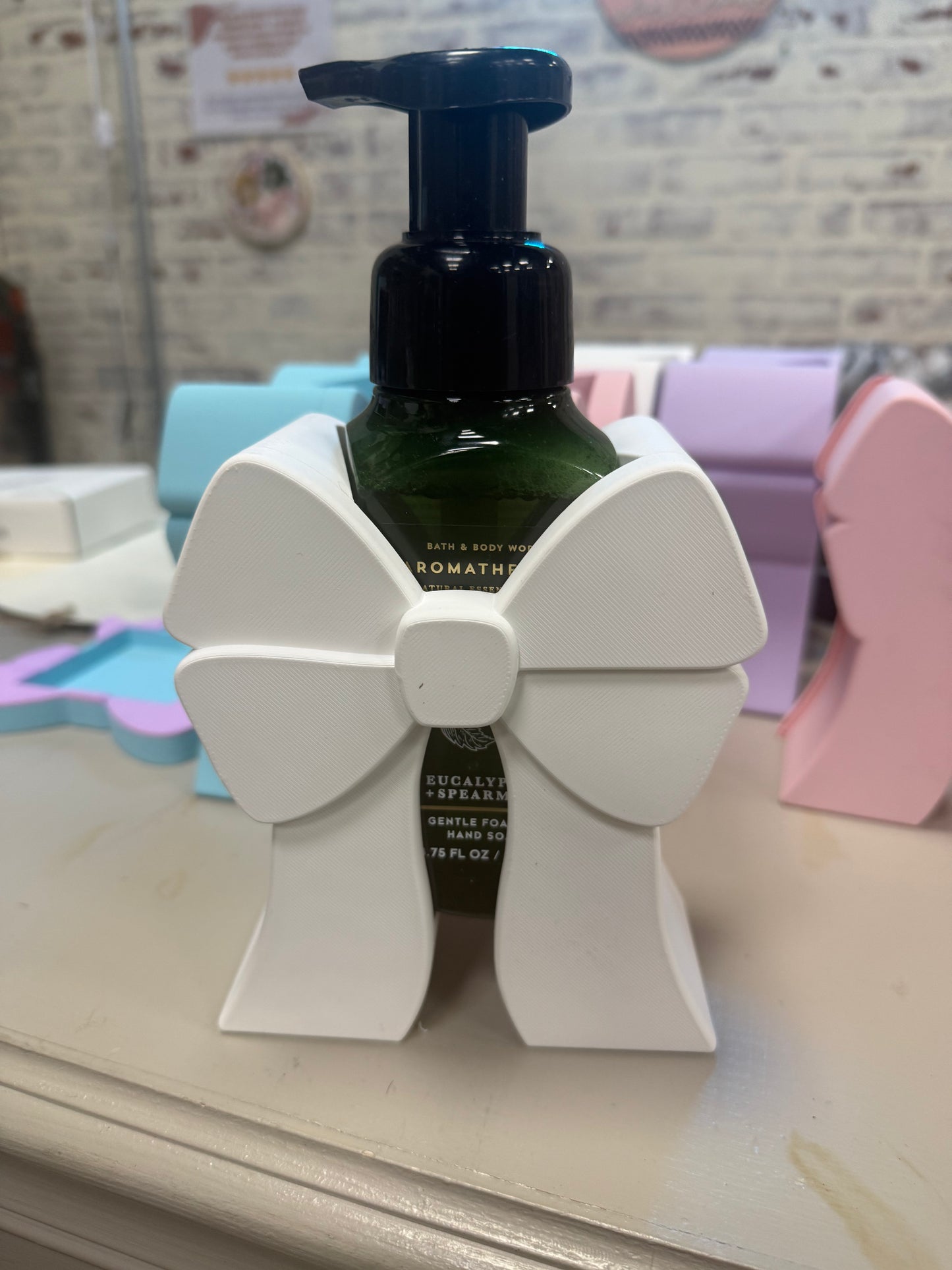 B&BW Soap Bow Holders
